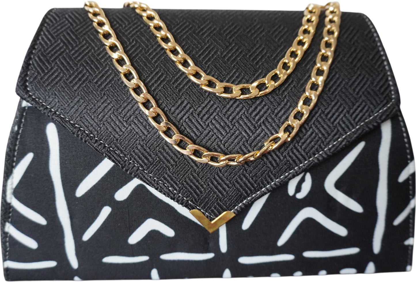 Monochrome Majesty: Black Fabric Handbag with African Print and Gold Chain – Limited Edition !
